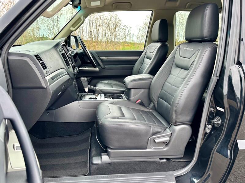 MITSUBISHI SHOGUN