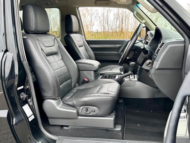 MITSUBISHI SHOGUN