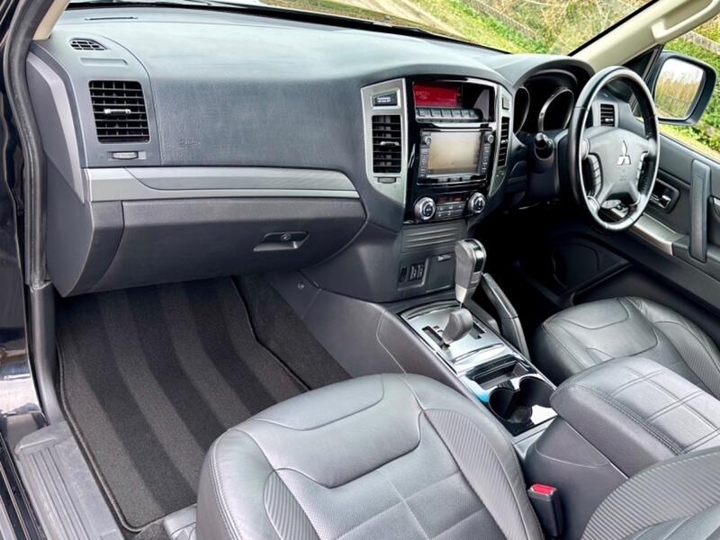 MITSUBISHI SHOGUN