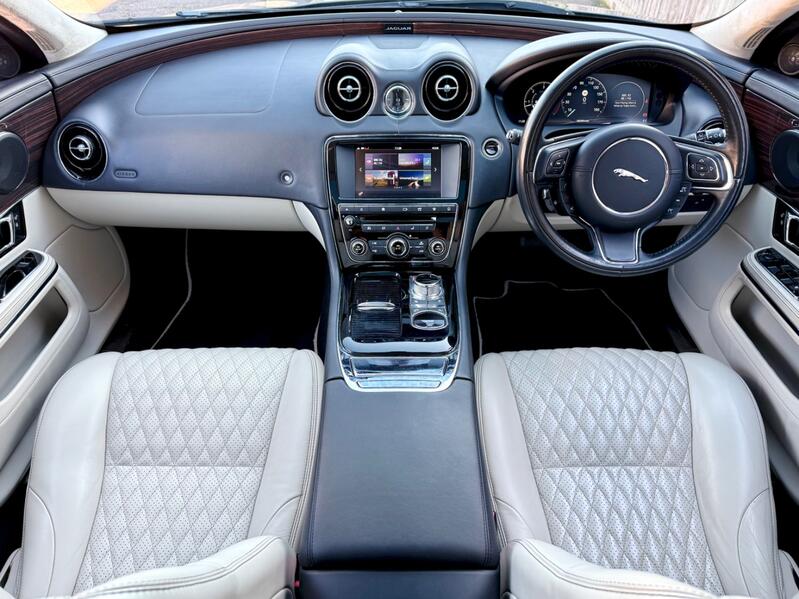 JAGUAR XJ