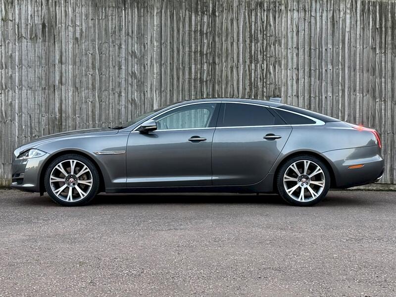 JAGUAR XJ