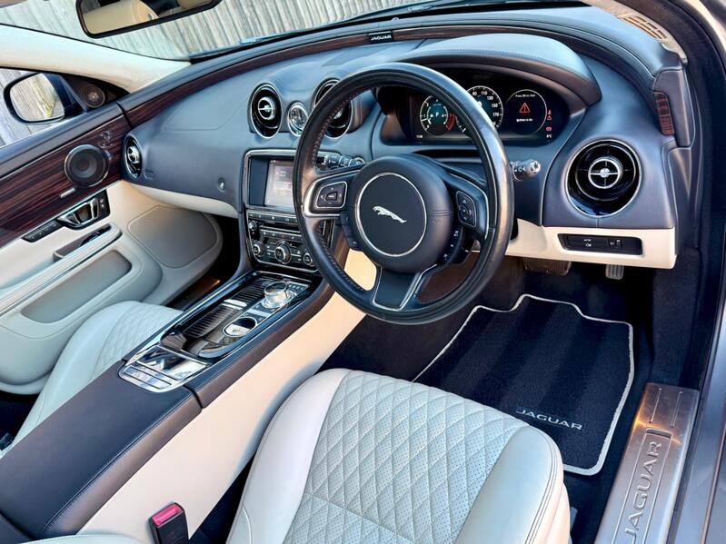 JAGUAR XJ