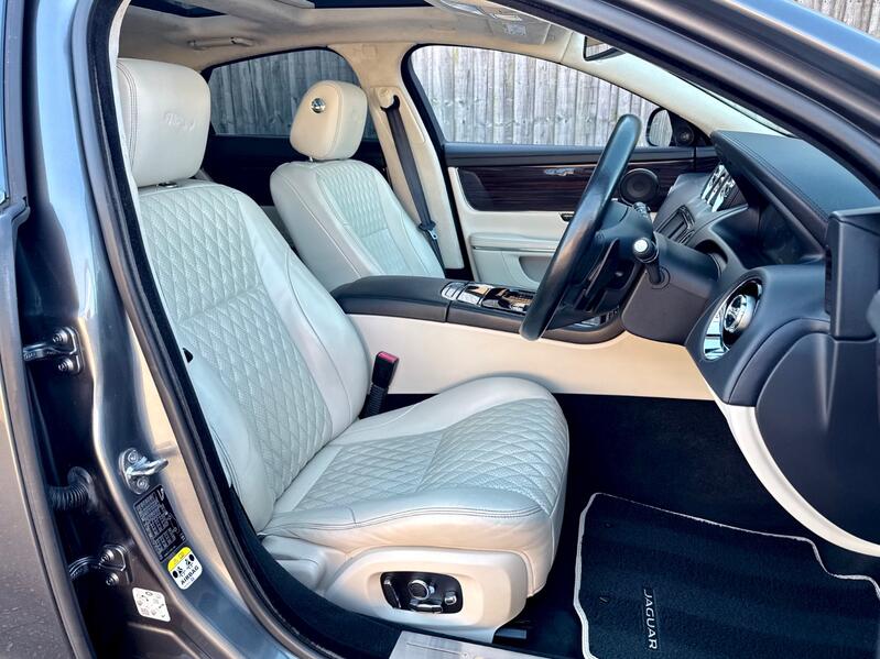 JAGUAR XJ