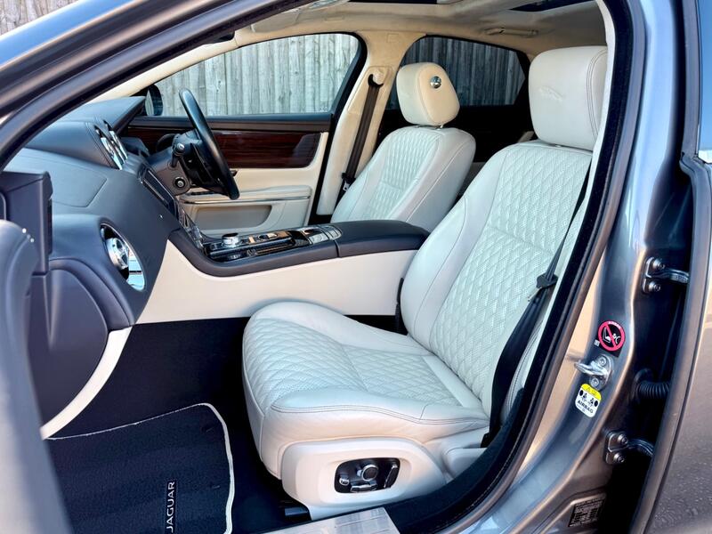 JAGUAR XJ