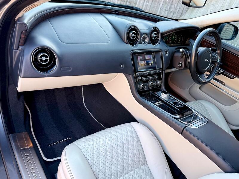JAGUAR XJ