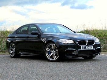 BMW M5 4.4i V8 M-DCT -