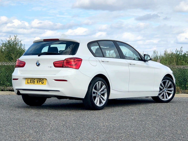 BMW 1 SERIES