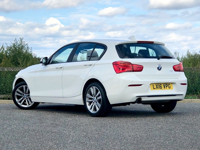 BMW 1 SERIES