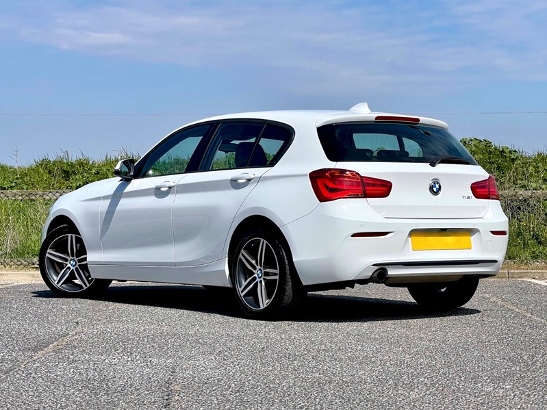 BMW 1 SERIES