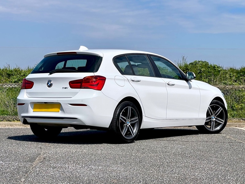 BMW 1 SERIES