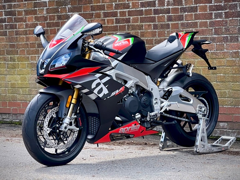 APRILIA RSV4