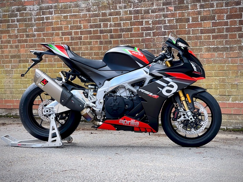 APRILIA RSV4