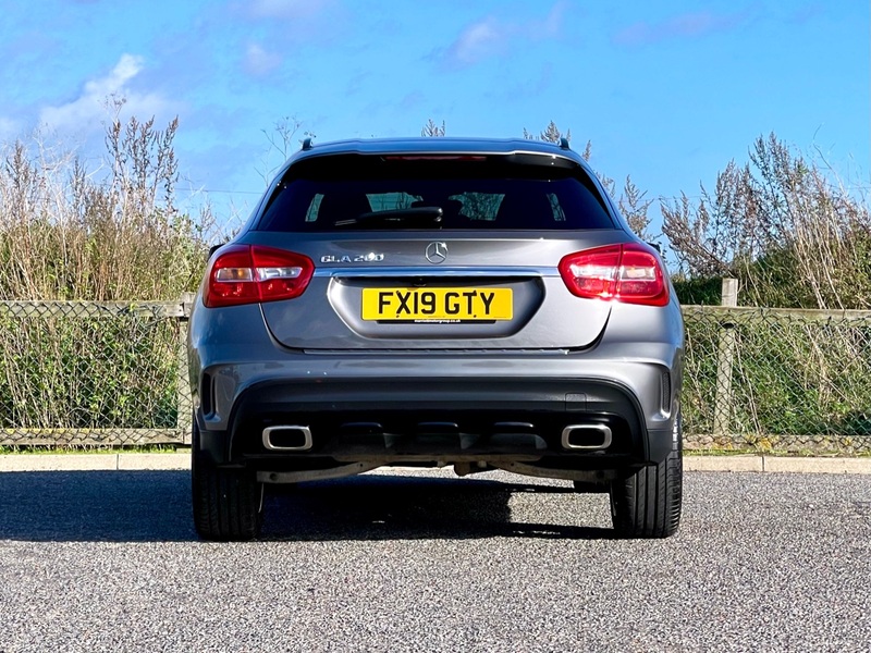 MERCEDES-BENZ GLA CLASS