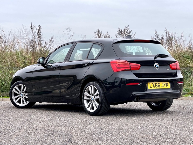 BMW 1 SERIES