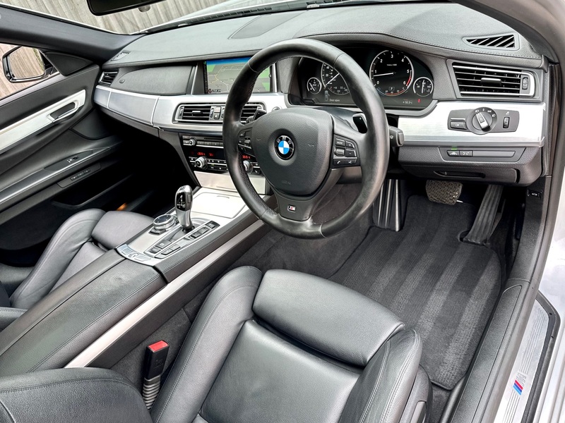 BMW 7 SERIES