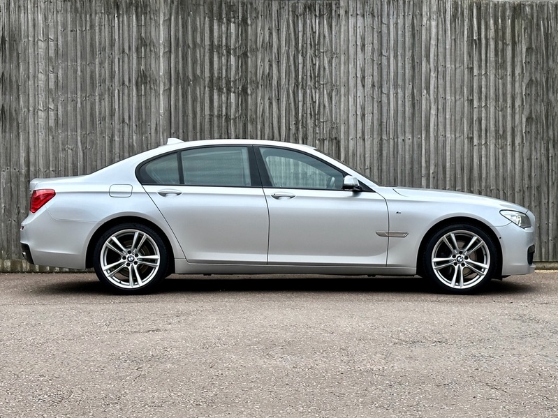 BMW 7 SERIES