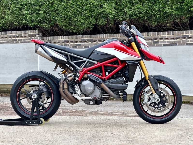 DUCATI Hypermotard