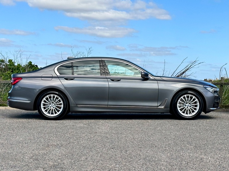 BMW 7 SERIES