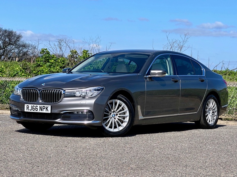 BMW 7 SERIES