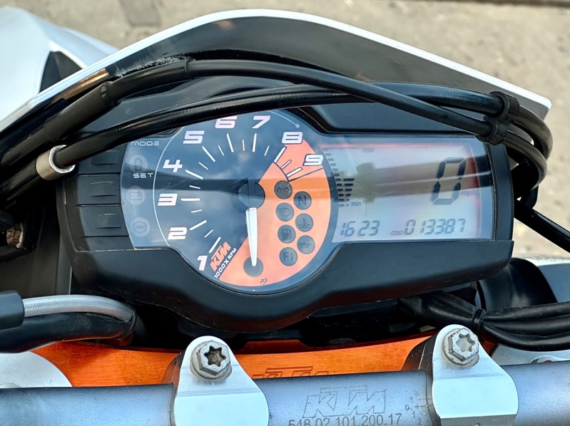 KTM 690